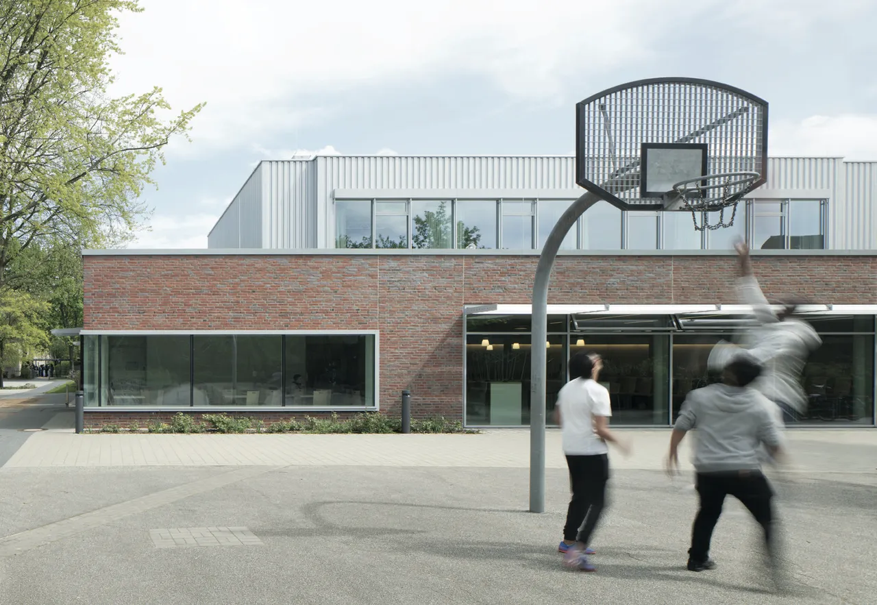 RTW_G9 - Aulaebäude Schule für Kraftfahrzeugtechnik, Hamburg_VgV